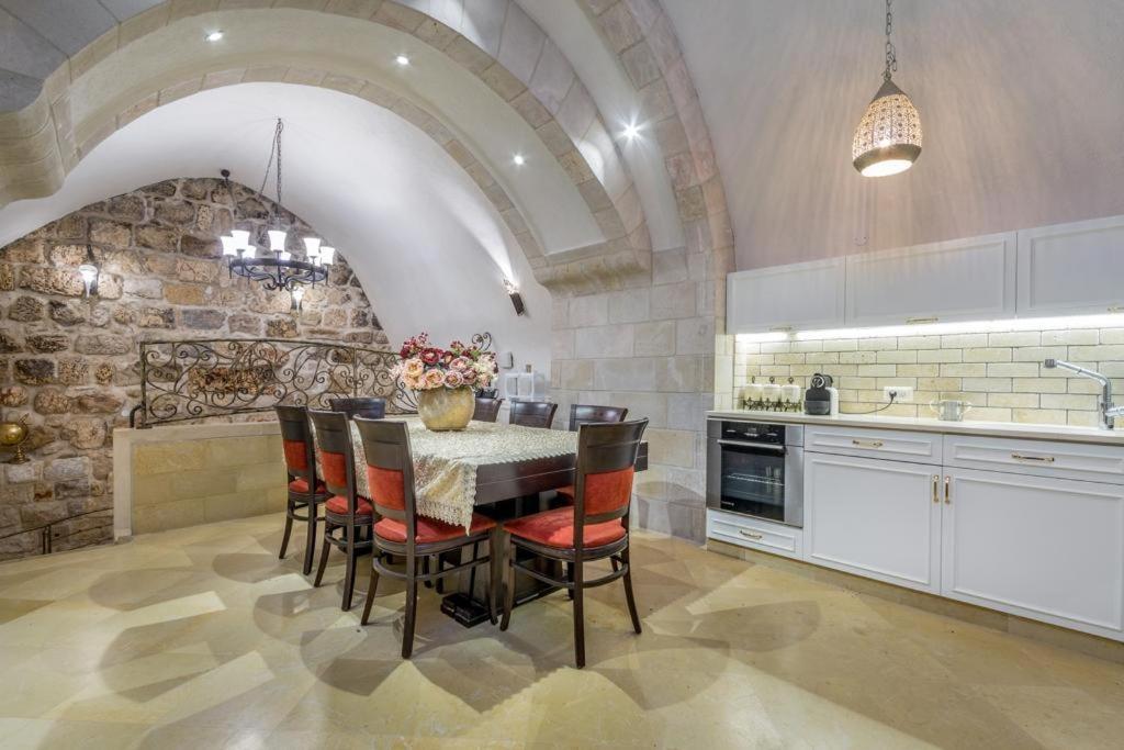 Western Wall Luxury House - Avraham Jeruzalem Buitenkant foto